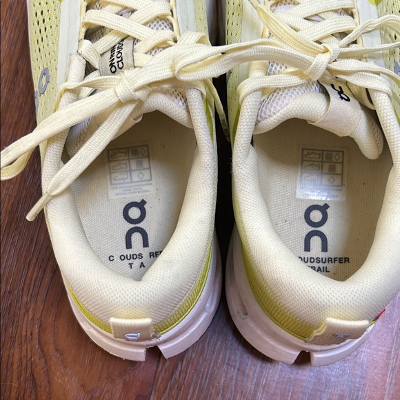 On Running Women's Cloud Surfer Trail sz 10 Sneakers - Picture 3 of 6